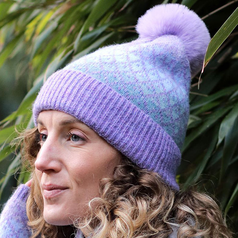 (a1) P.O.M Scandie Bobble Hat Lilac