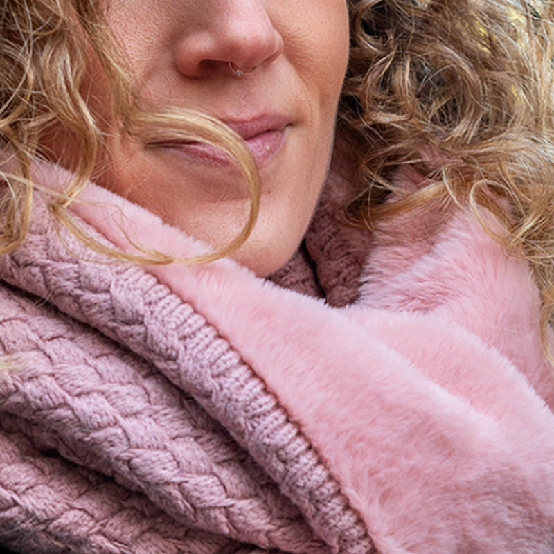 (a4) P.O.M Pink Faux Fur And Knit Twist Snood