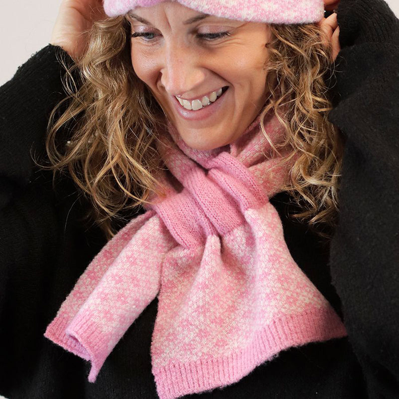 (b7) P.O.M Scandi Pink White Pull Through Scarf