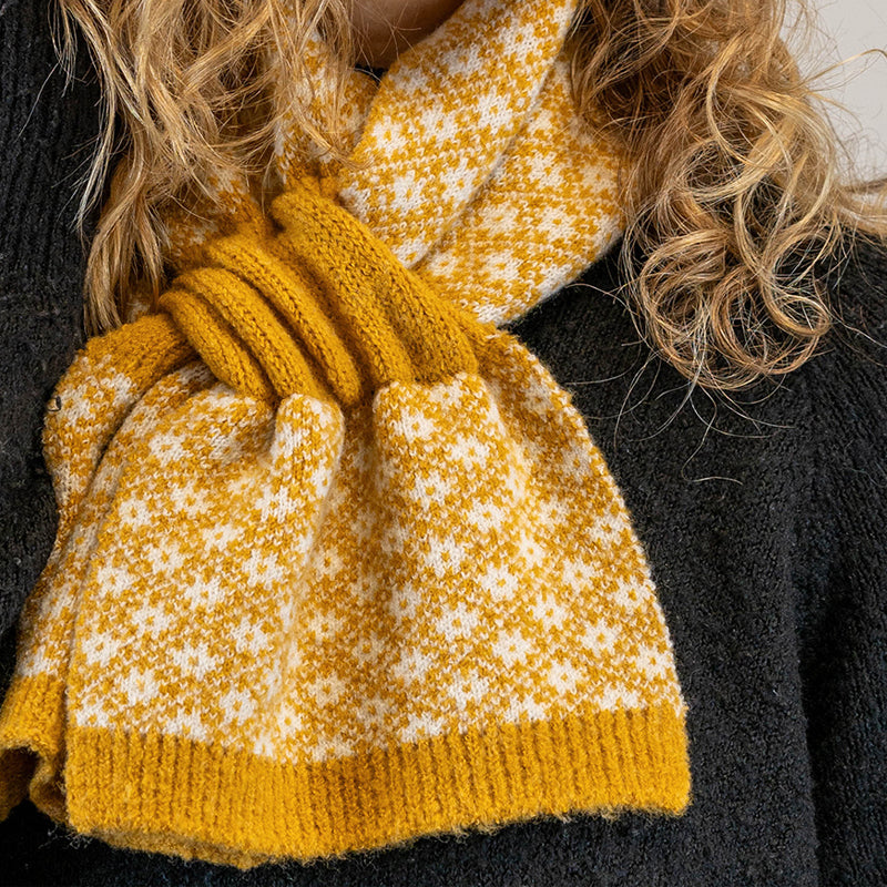 (a1a) P.O.M Scandie Mustard White Pull Through Scarf