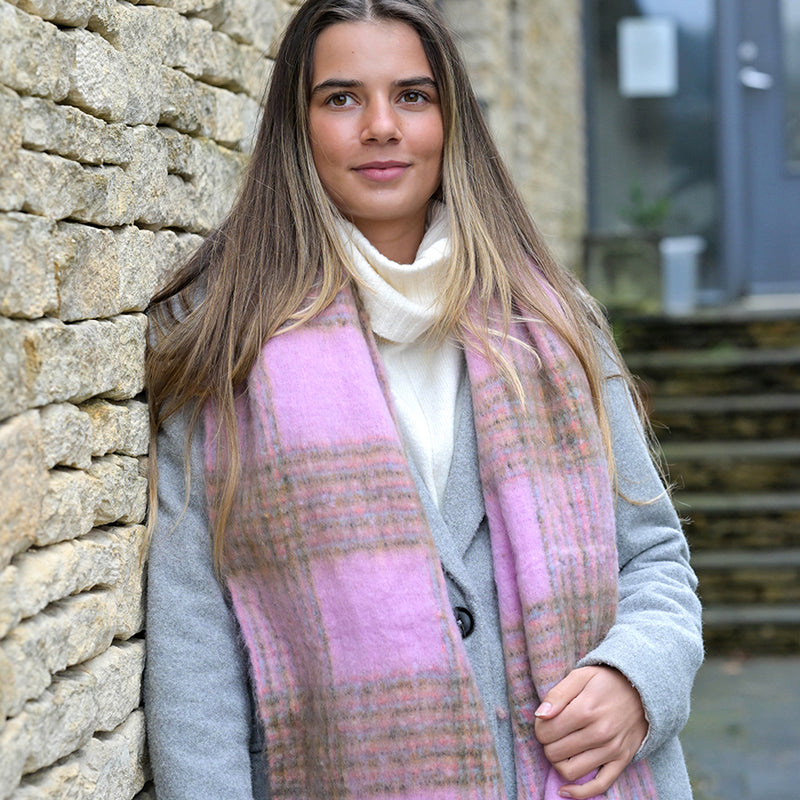 (a) P.O.M Pink Mix Fluffy Check Scarf