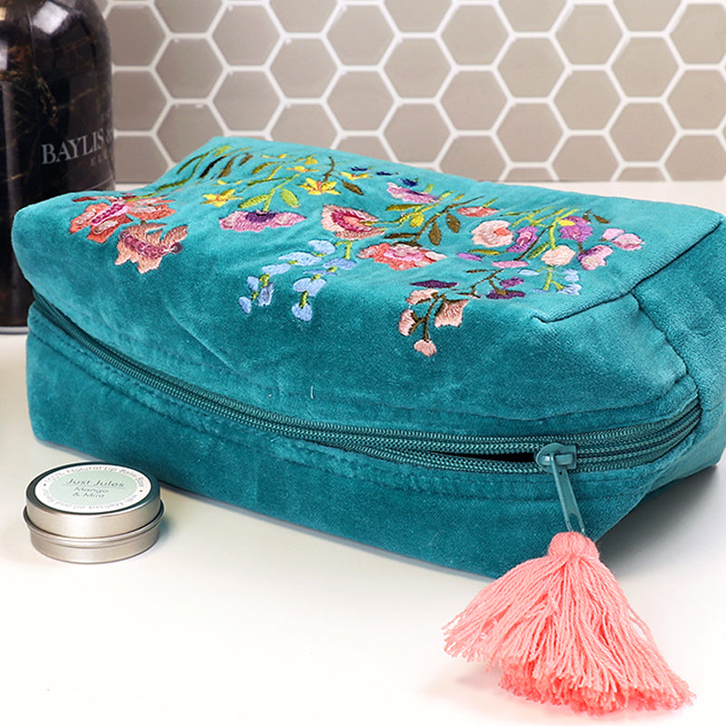 (b2) P.O.M. Small Round Jewellery Box Turquoise Velvet