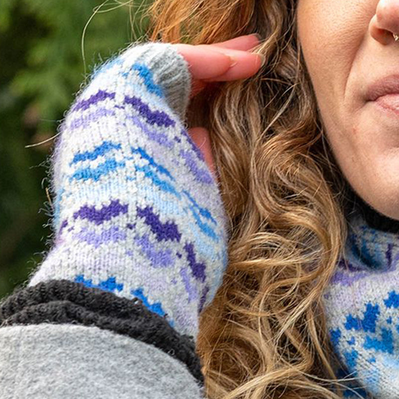 (d1) POM Grey Blue Beanie Hat And Wrist Warmers Set